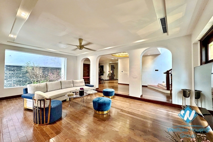Garden 4 bedrooms house for rent in Tay Ho, Ha Noi